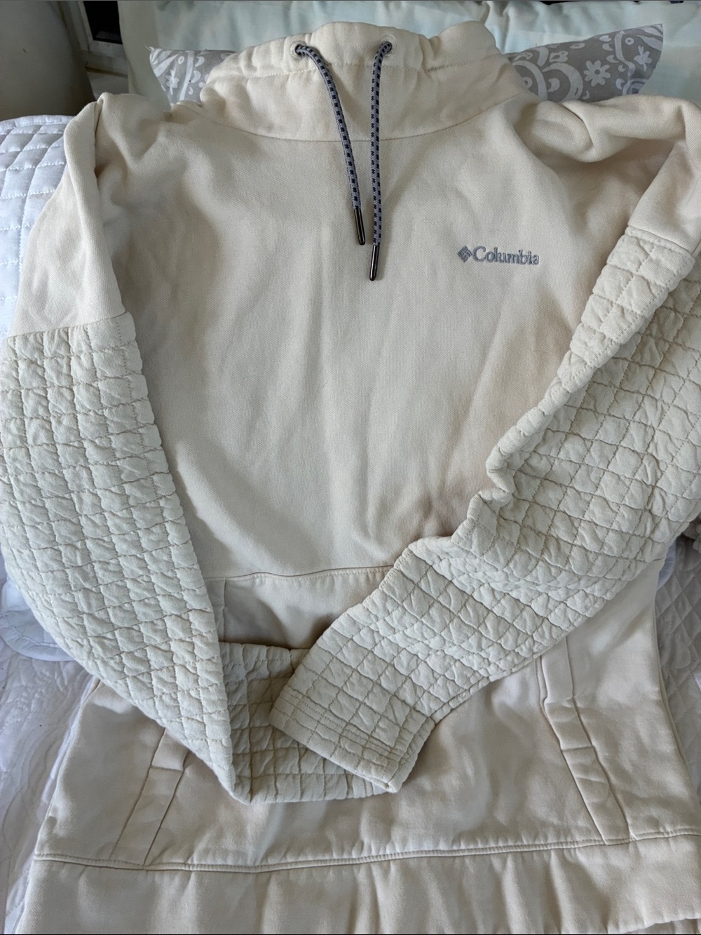Columbia Cream Quilted-Sleeve Pullover Hoodie